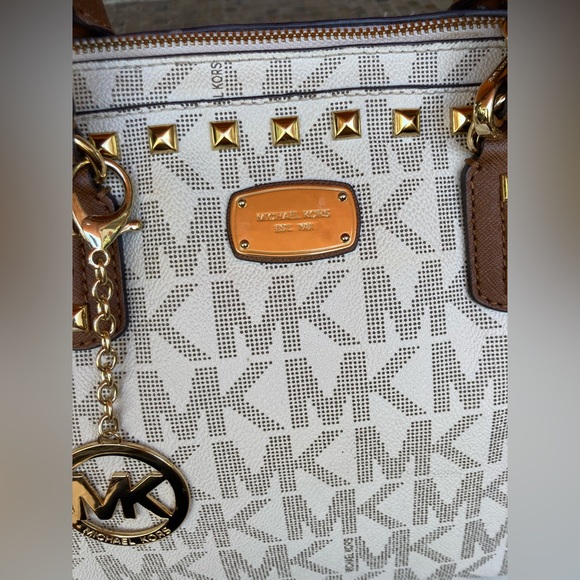 Michael kors satchel - Picture 4 of 10
